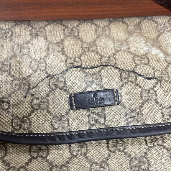 Vintage Gucci GG Supreme Monogram Small Crossbody Flap Bag serial #223666 - Picture 5 of 16